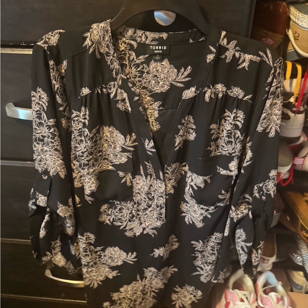 Torrid Black and Cream Floral Blouse